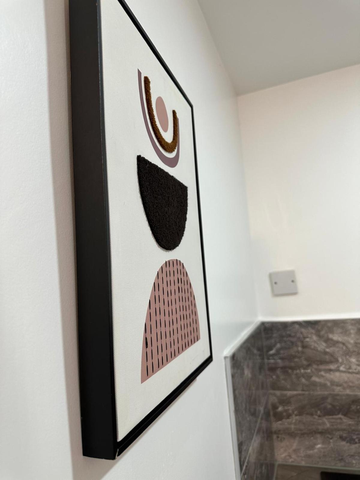 Shm Stays Ensuite Rooms Great For Long Term Stays & Short Stays 15 Min Drive To City Centre & Airport 5 Min Walk To Shops And Train Station 10 Mins To High Street Birmingham Zewnętrze zdjęcie