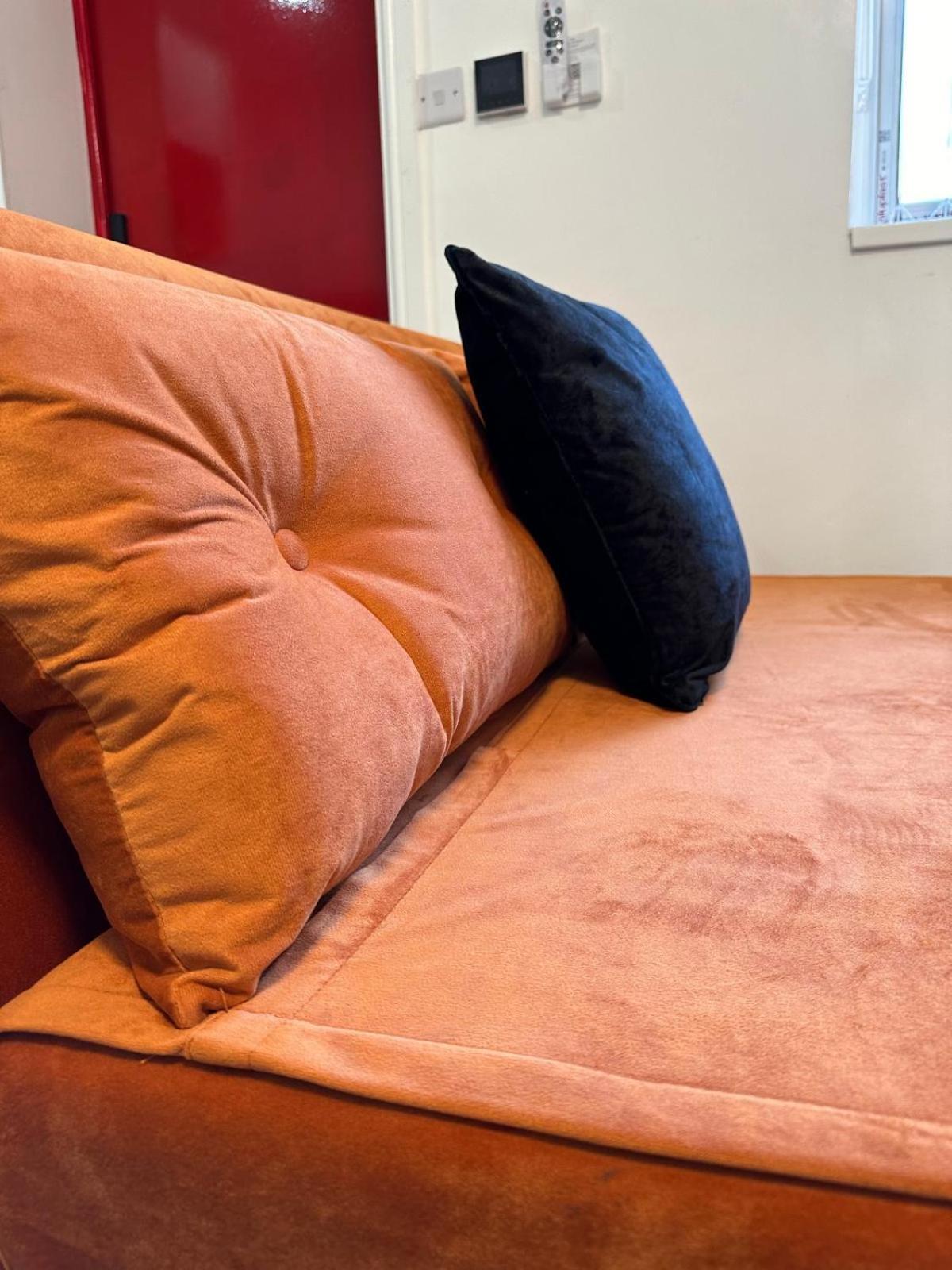 Shm Stays Ensuite Rooms Great For Long Term Stays & Short Stays 15 Min Drive To City Centre & Airport 5 Min Walk To Shops And Train Station 10 Mins To High Street Birmingham Zewnętrze zdjęcie